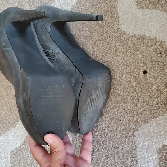 Boston Proper Khaki Green platform heels - Picture 11 of 11